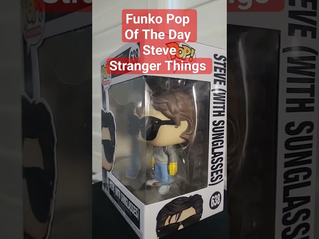 Vídeo relacionado con POP Funko Stranger Things - Steve Harrington con Gafas de Sol Figura de Vinilo (Incluye Funda Protectora Compatible Box), Multicolor, 3.75 Pulgadas