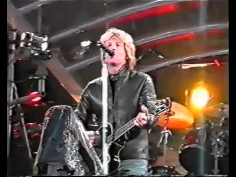 Bon Jovi - Lola (Manchester 2003)