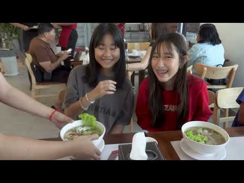 Eating Street Food In Phnom Penh & Takhamo Combination - Cambodia Street Food