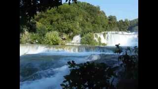 preview picture of video 'Croatia, KRKA national park waterfall 6 rainbow'