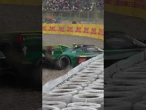 007 Aston Martin into the barrier! 🤦‍♂️
