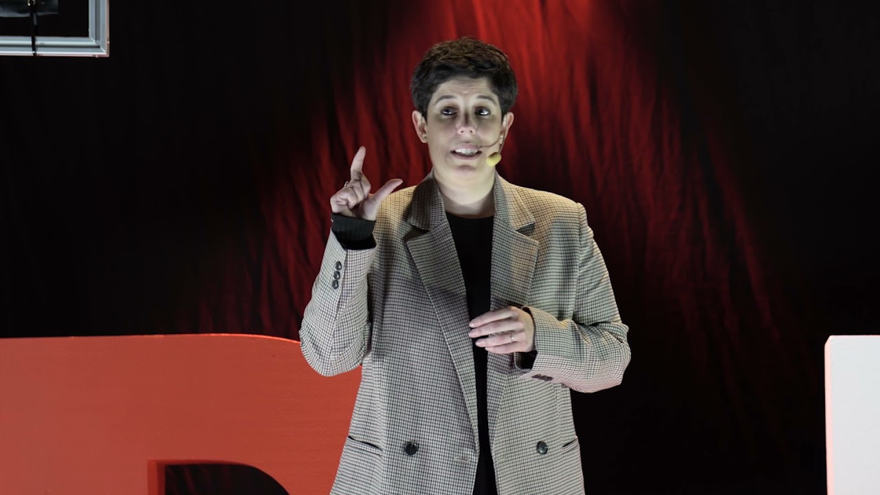 Abandono educativo: el desafío de la motivación y la inclusión | Lara Crespo | TEDxLeon