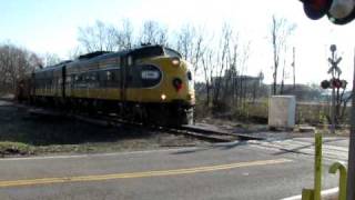 preview picture of video '2009 Santa Train Departing it's 1st stop in Mapleton, IL'