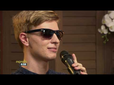 Vernon Barnard performs "Rede om te glo"