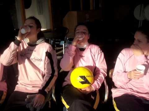 nieuwjaarswedstrijd Devo Dames... tijdens de rust