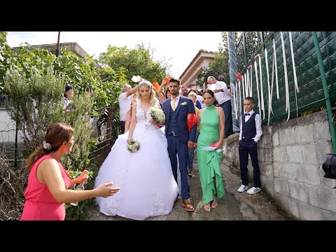 Krushqit nga Vlora shkojn per te marr nusen ne Kucove .TRADITA NE DASMAT E SHQIPRIS SE MESME