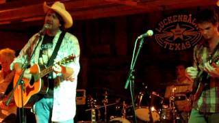 Bruce Robison performing "What Would Willie Do?"/Luckenbach, TX