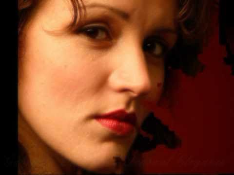 GABRIELLE CHIARARO - SENSUAL ELEGANCE