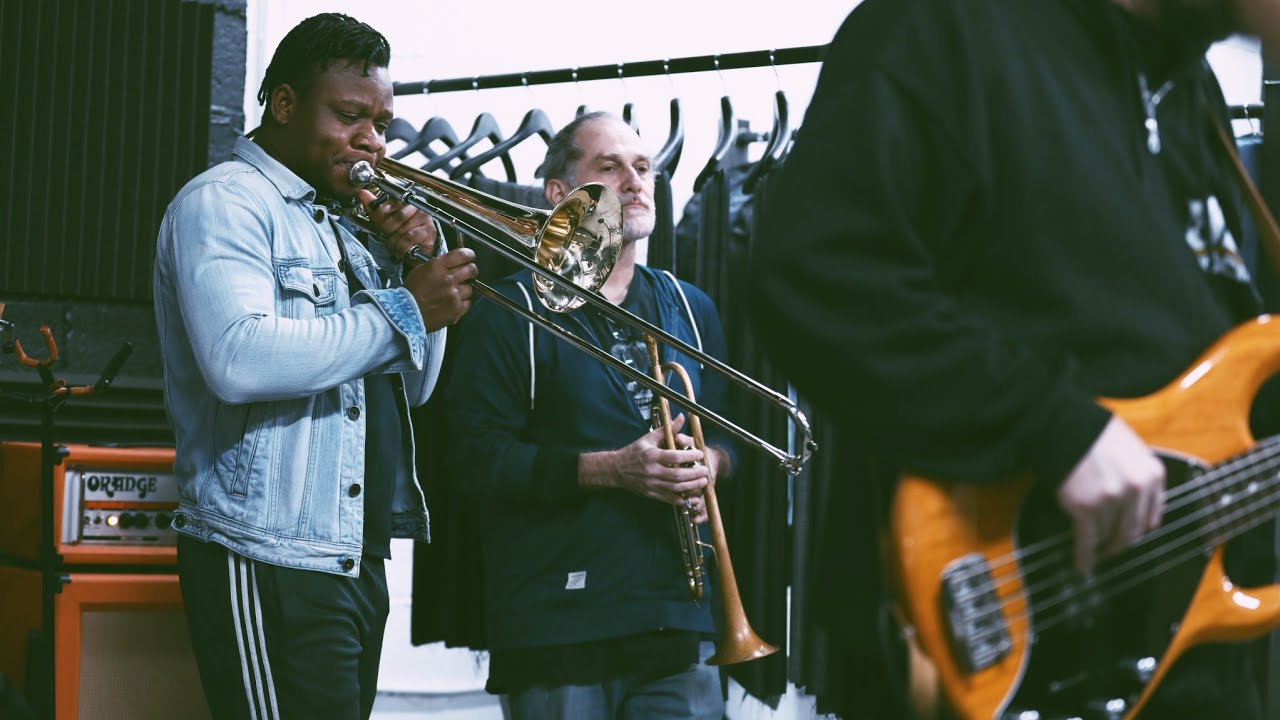 Promotional video thumbnail 3 for De Singing Trombonist