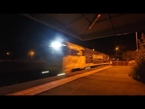 3MA5 PN down "Linfox Express #2" (NR45 & NR70), Melbourne to Adelaide, 2340, 8/4/25, Horsham VIC
