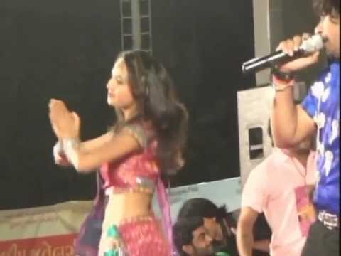 Vikram Thakor Mamta Soni - Gujarati Garba Songs Live Navratri 2012 - Day10 - Part 9