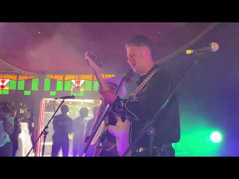 LOVESICK DUO "C´mon" live #Trashville ARF Azkena Rock Festival 17/6/22