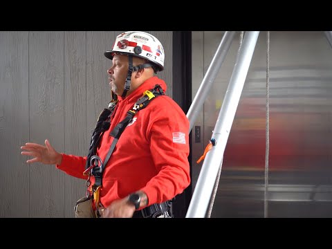 Cứu hộ bằng dây thang máy (Phần 1/6) | Bị mắc kẹt trong thang máy ... Đoạn giới thiệu