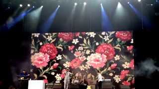 Vampire Weekend // California English Pt.2 (Leeds Festival 2014)