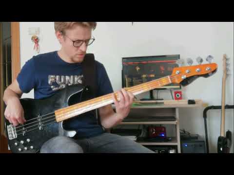 BASS COMPARISON: Harley Benton, Markbass Gv4, Squier Classic Vibe.