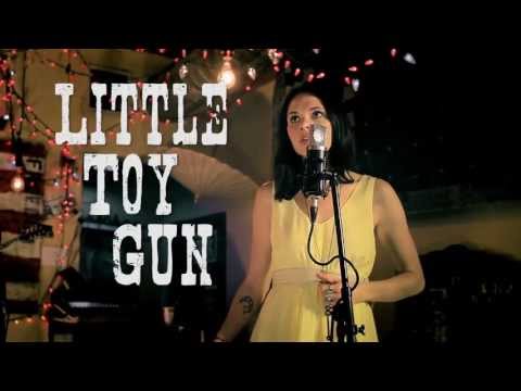honeyhoney- little toy gun. live at the family wash (nashville).