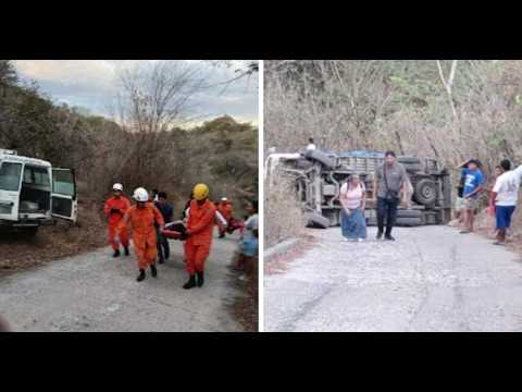 Chalatenango: 10 heridos graves tras volcadura de camión que regresaba de entierro