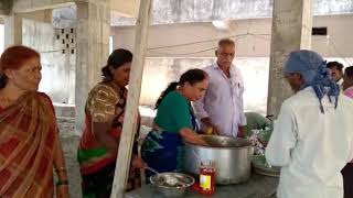 Covid 19 - Distributing satvik meals in Mancherial to the needy people who are returning to their places