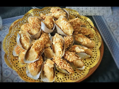 Almond bites with almond paste in brick pastry
