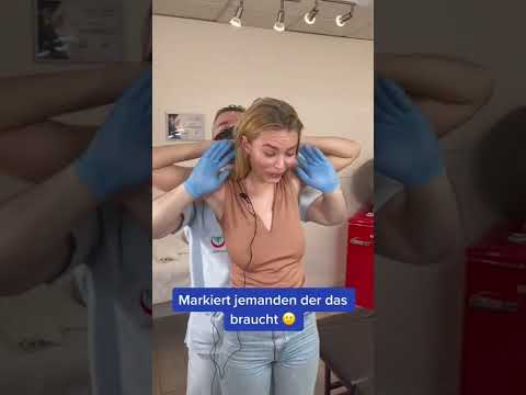Eingerenkt 👍 Markiert jemanden dem das auch gefallen würde. #einrenken #satisfying #chiropractor