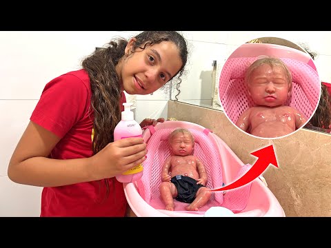 SARAH CUIDA DE SEU BEBÊ REBORN REALISTA !
