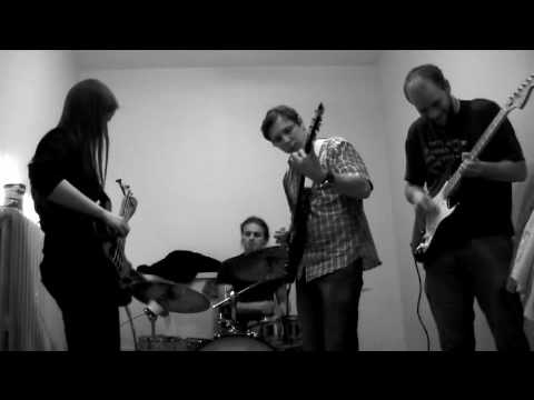 Mala - tu smejies vai raudi?