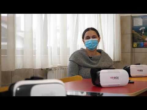 Profesoara din Sânpetru, care predă fizica cu roboți, ochelari VR și imprimante 3D