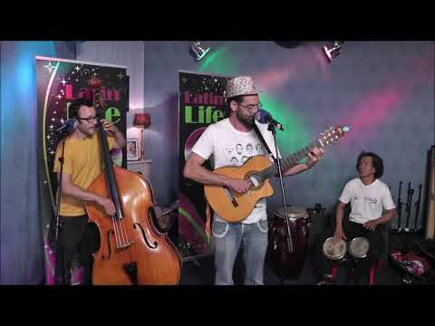 PISTOLEROS DE LA PAZ JUNI 2015 LATIN LIFE