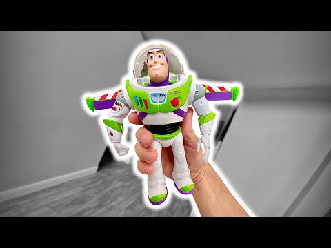 BUZZ LIGHTYEAR QUE ANDA DE VERDADE 😱 Brinquedo do Filme Toy Story 4 - Brancoala