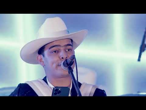 Grupo Arriesgado - El Fugitivo (En Vivo)