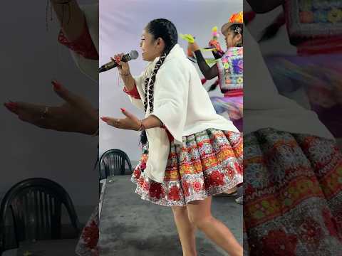Cantando y bailando en Caylloma - Arequipa #carnaval #folklore #musicaperuana #limaperu #huayno
