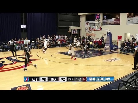 Derek Cooke Jr. with 4 Blocks against the Spurs