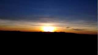 preview picture of video 'Sunrise on Sri Pada (Adam's Peak) [HD]'
