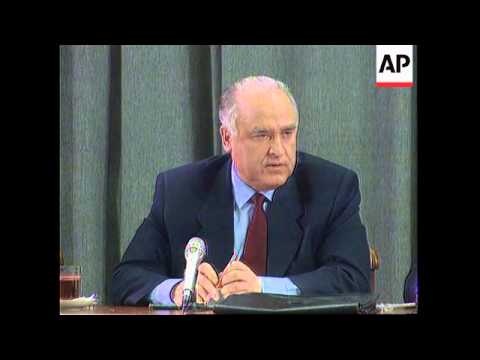 Russia - Chernomyrdin Speaks At Presser