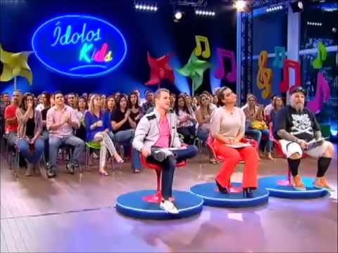 Laura  Viola estúdio colorido Ídolos Kids 2013 segunda fase