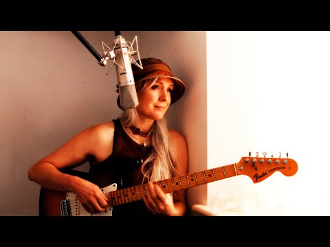 'Vagabond' - warm blues / soul fingerstyle song on a Strat - original