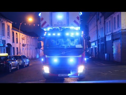 NIFRS - 4 Pumps, 1 Turntable Ladder & 2 Officers Responding in Convoy! Bonfire Night 2023