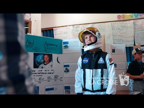 Classroom Minute: Living Wax Museum