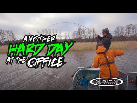 Searching for Late Season Pike l Åland Expedition l Day 2