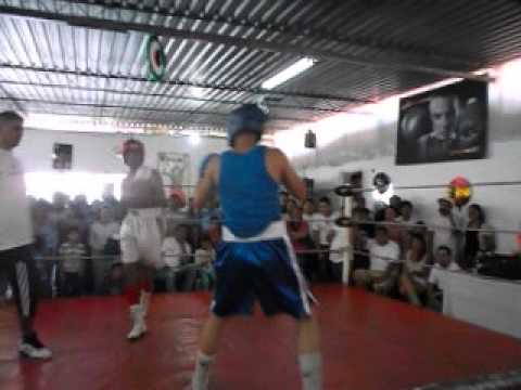 Pelea Amateur! Cristian Sanchez xD