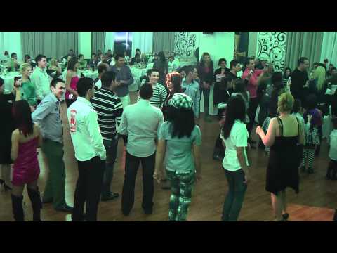 DENISA - Mai bine singur, D-aia mai beau cateodata (LIVE)