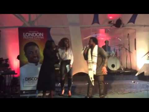SONNIE BADU SINGS SOUTH AFRICAN SONG AHAMANATI SIYAMBOGA in