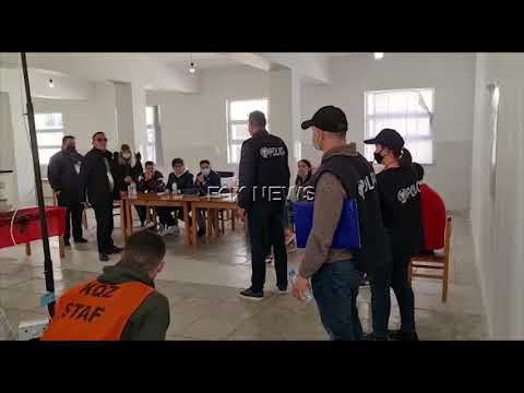 Vlore, fotografoi voten, Policia e shpall ne kerkim