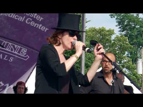 Suzanne Vega "Tom's Diner" - Live from the 2017 Pleasantville Music Festival