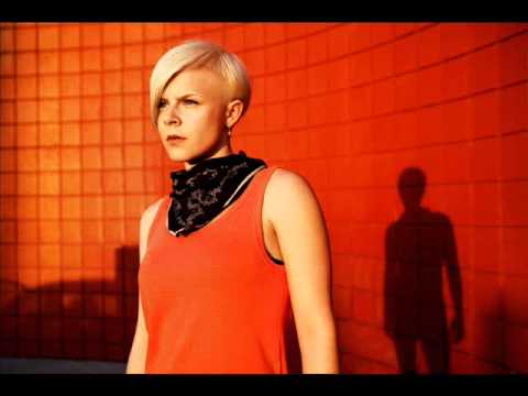 Savage Skulls & Douster ft. Robyn - Bad Gal