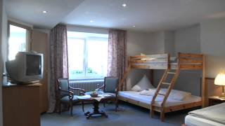 preview picture of video 'Familienzimmer im  Land- und Wanderhotel zum Ochsen in Löffingen'