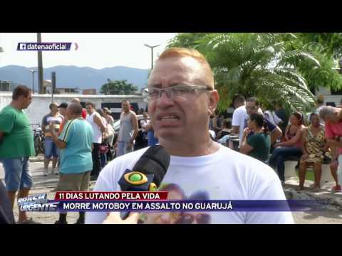 Motoboy morto em assalto no Guarujá é enterrado