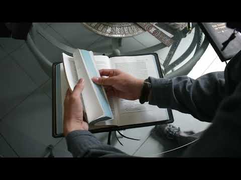 Crossway ESV Heirloom Legacy Bible Exclusive Edition (Goatskin, Navy Blue)