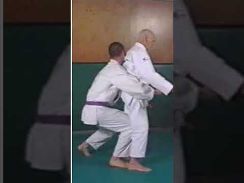 The Leg Hook Defense is TIMELESS 🥋