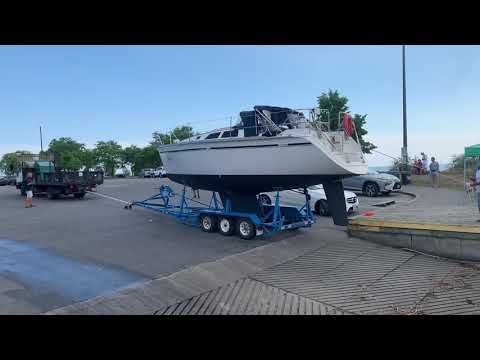 30 ft sailboat dock launch